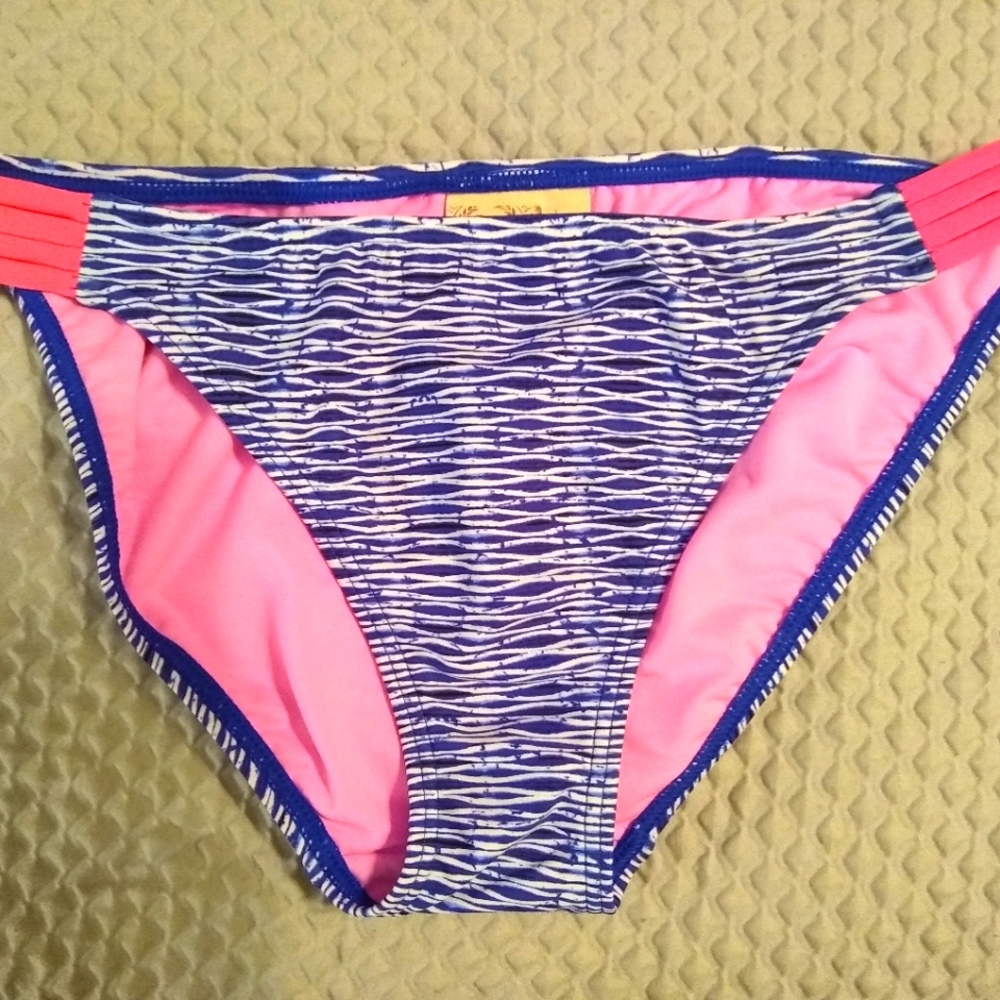 Bikini bottoms size L